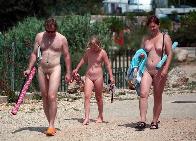 Young nudists photo - Fkk water locations [set 1]